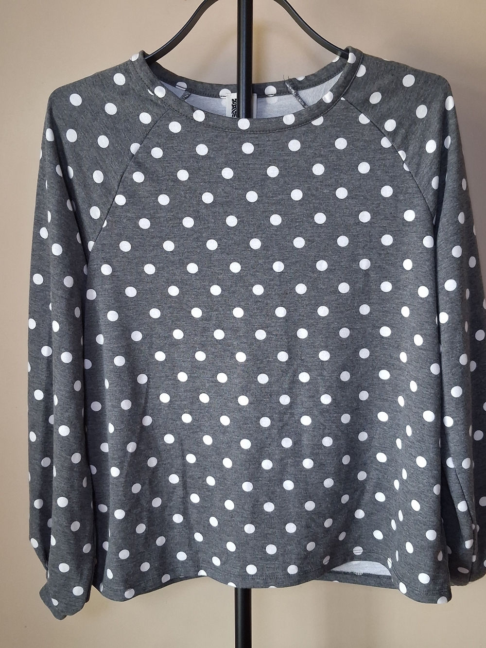 Anne Klein Top Women's Gray/White Polka Dot Shirt; Size M